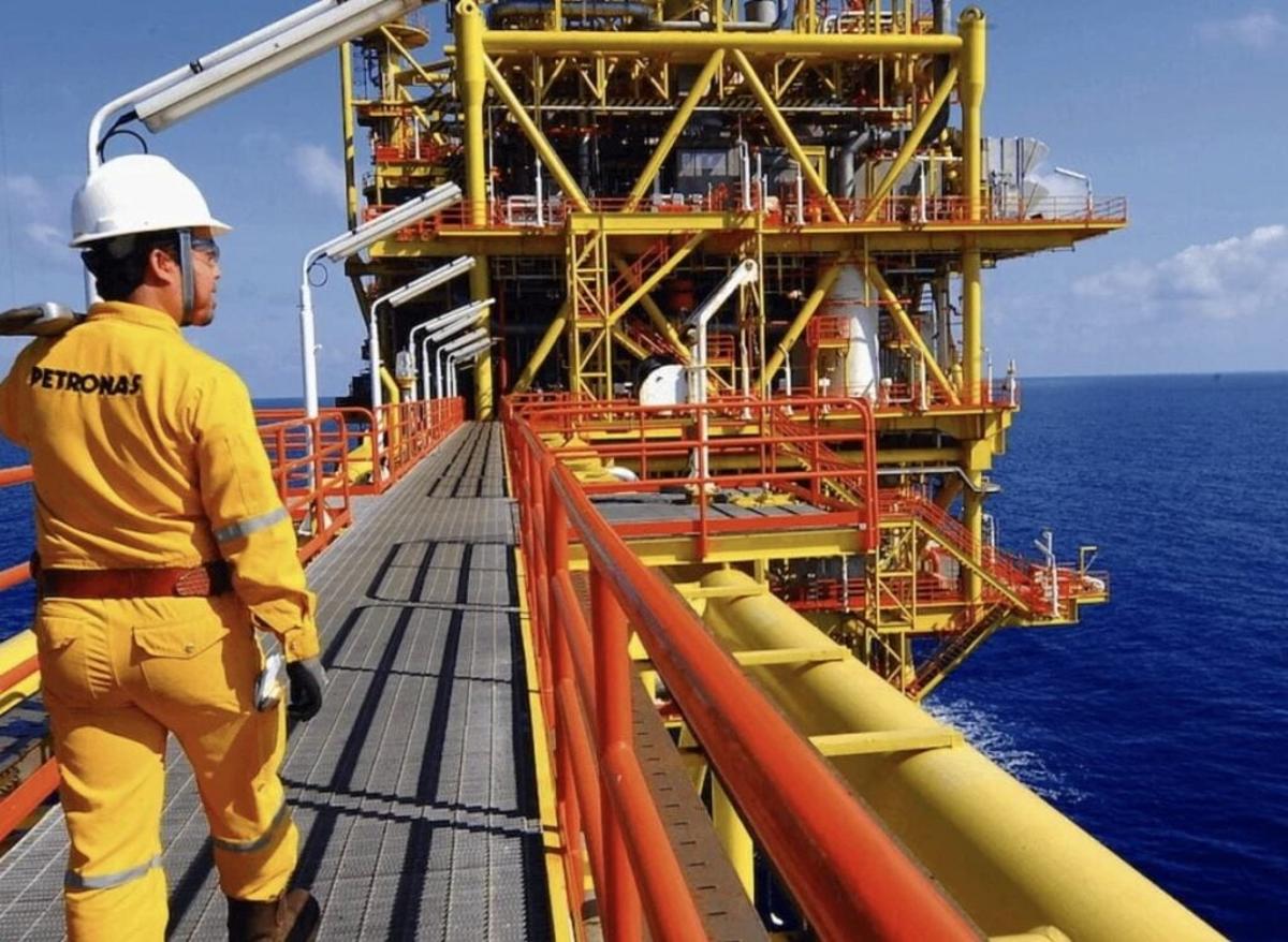 Eneos Xplora Re‑enters MLNG Tiga JV, Acquires 10% Stake in Partnership with Petronas