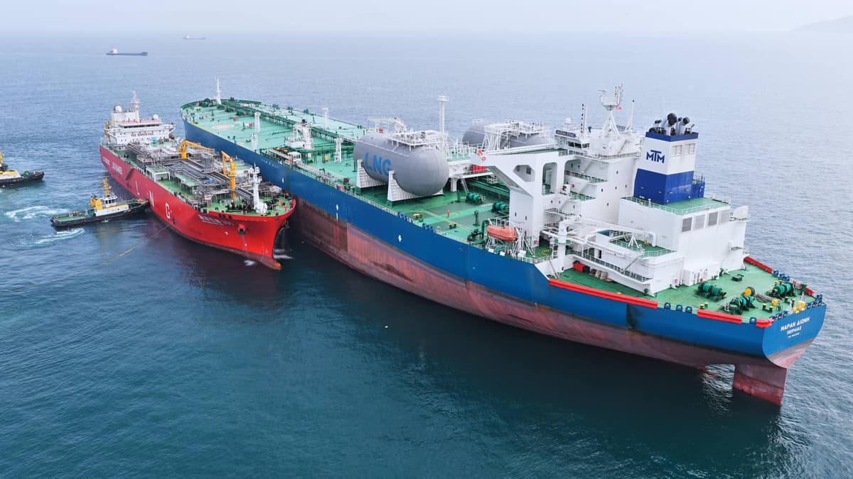 Hong Kong Sees First LNG Ship-to-Ship Bunkering for Very Large Crude Carrier