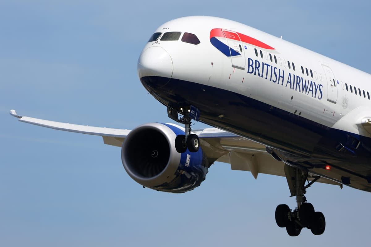 British Airways Bans Passengers From Putting Power Banks in Overhead Lockers As New Safety Rules Come Into Force