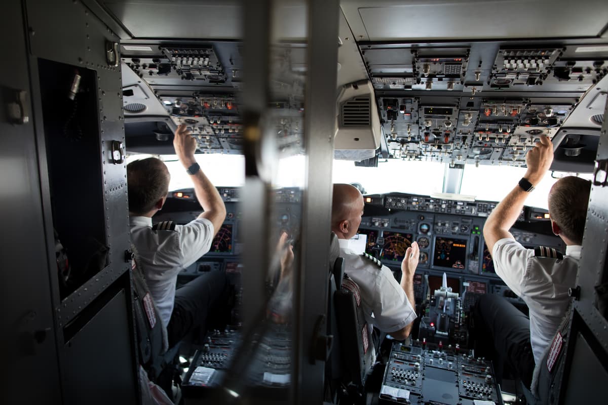 U.S. Aviation Accident Investigators Urge Airlines to Improve Training for Pilots in Smoke-Filled Cockpits