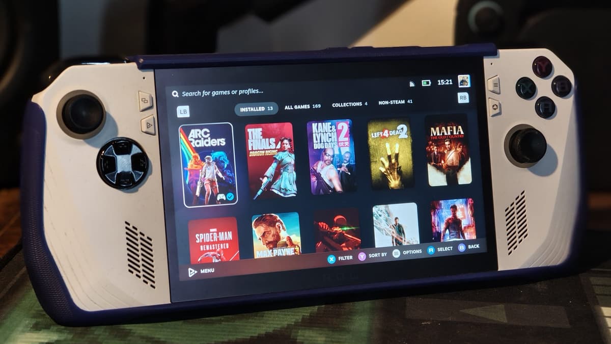 Don't Wait Two Years Like Me, You Need Bazzite on Your Asus ROG Ally Right Now