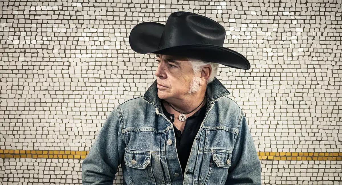 Built with an Old Hammer: Dale Watson’s Honky-Tonk Truth