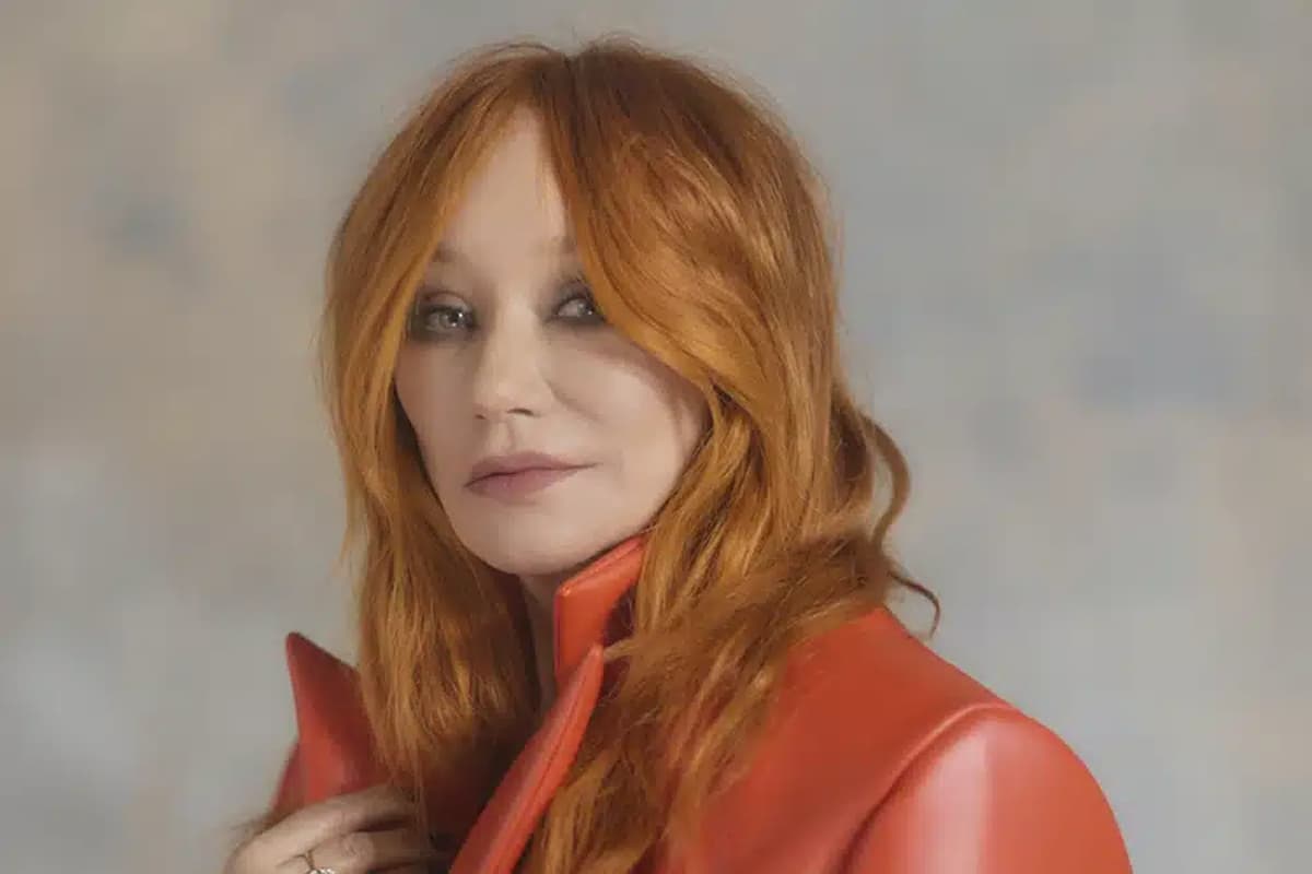 Why Is Tori Amos Thanking Rival Courtney Love?