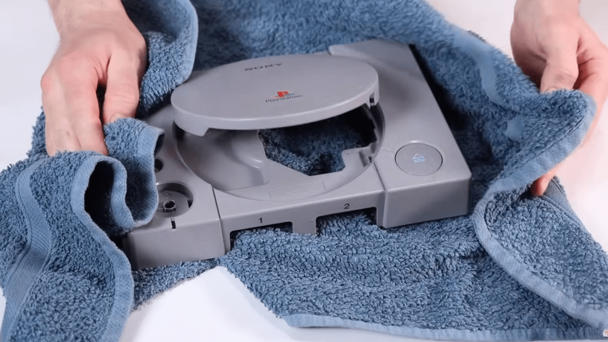 Tinkerer Transforms a Filthy 1990s PlayStation Into the ‘Ultimate PS1’