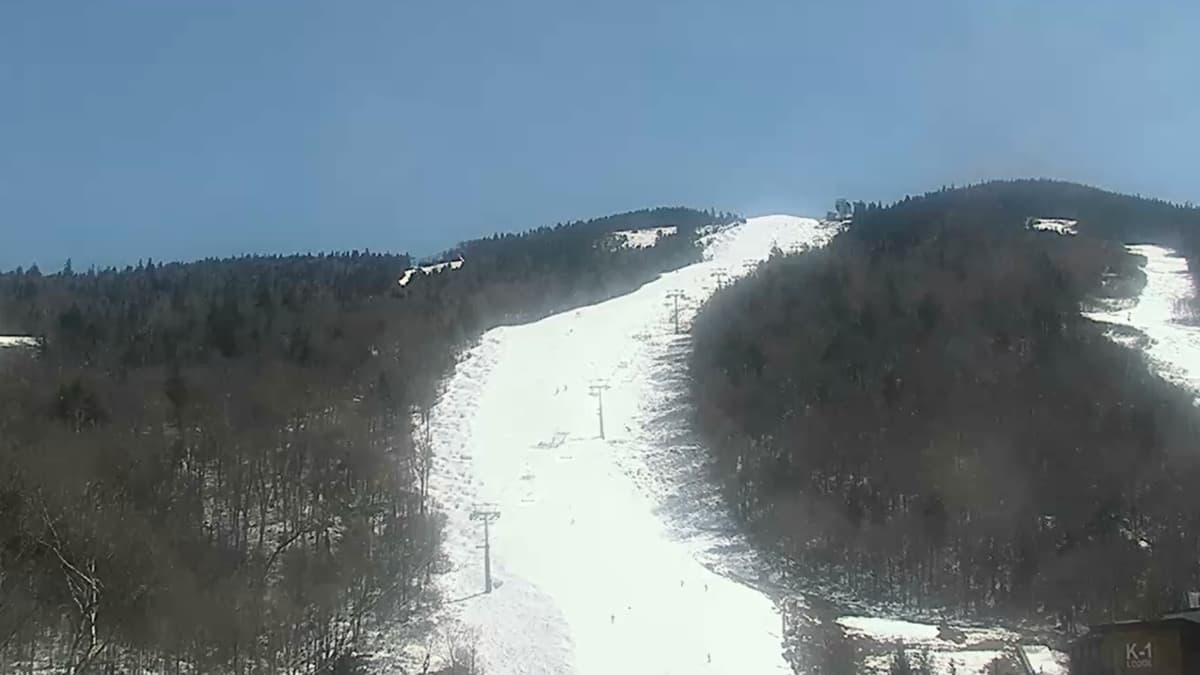 You Could Win $1,000 For Skiing All Day at This Vermont Resort