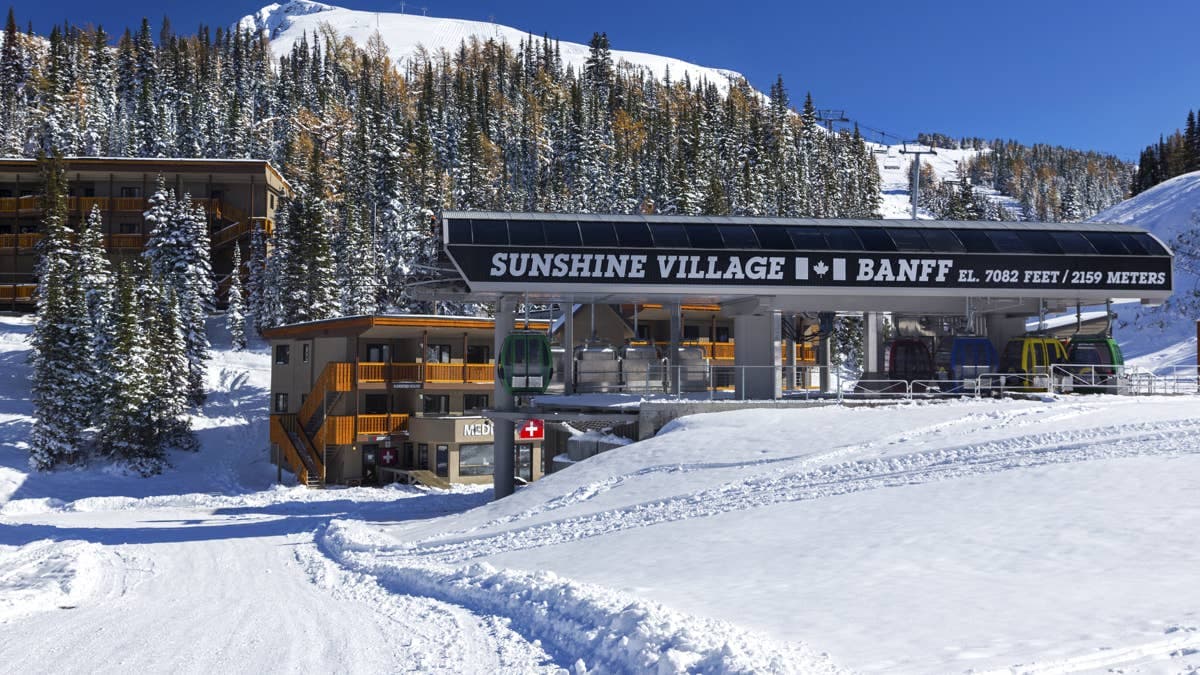 Dry Winter? Meanwhile, This Canadian Resort Is Flirting With Snow Records