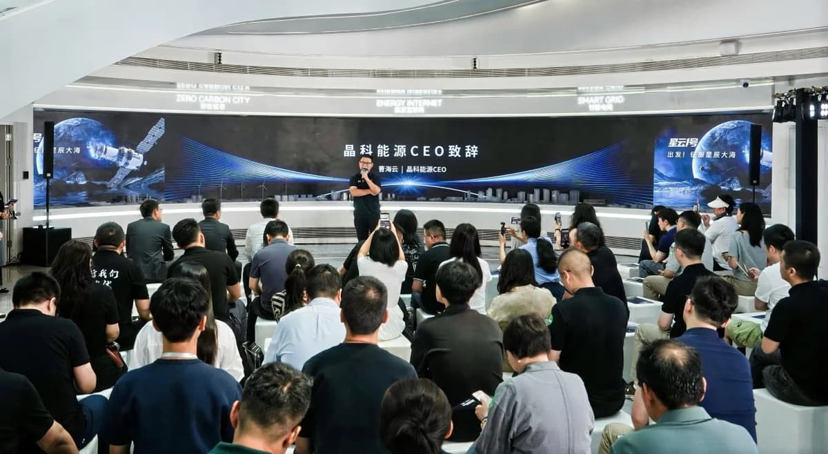 JinkoSolar Launches 700W TOPCon Module and New Utility-Scale Storage System