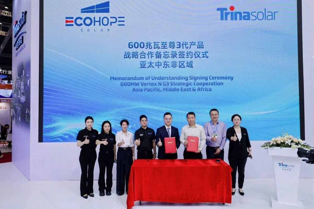 Trinasolar Tandem Module Reaches Record 907W Power Output
