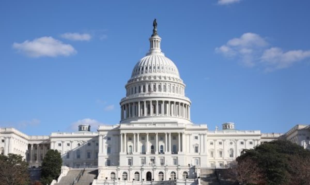 Senate Bill Would Require Online Platforms to Prevent Fraudulent Ads