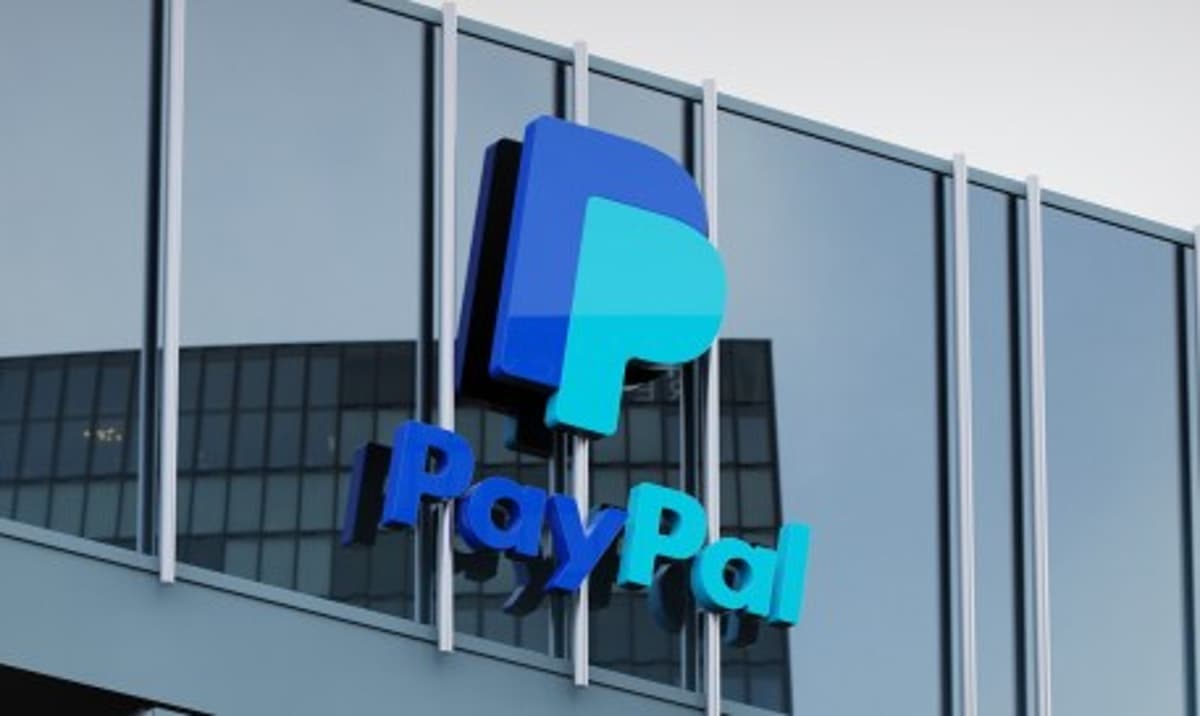 PayPal Shares Sink Amid Online Branded Checkout Headwinds