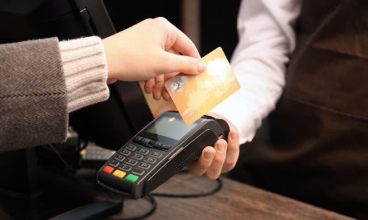Seventh Circuit Resets Illinois Swipe-Fee Fight as July 1 Deadline Looms