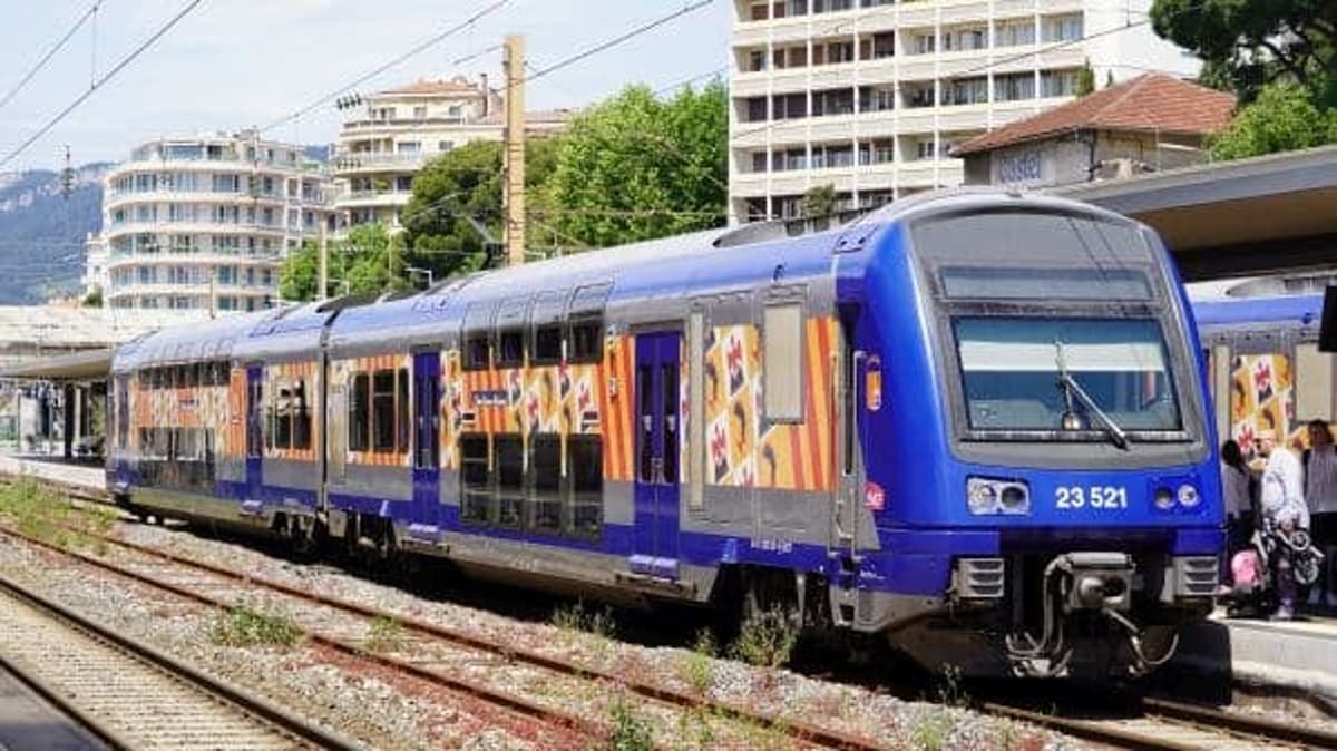 SNCF Passenger Signs Operating Contract with Sud Region