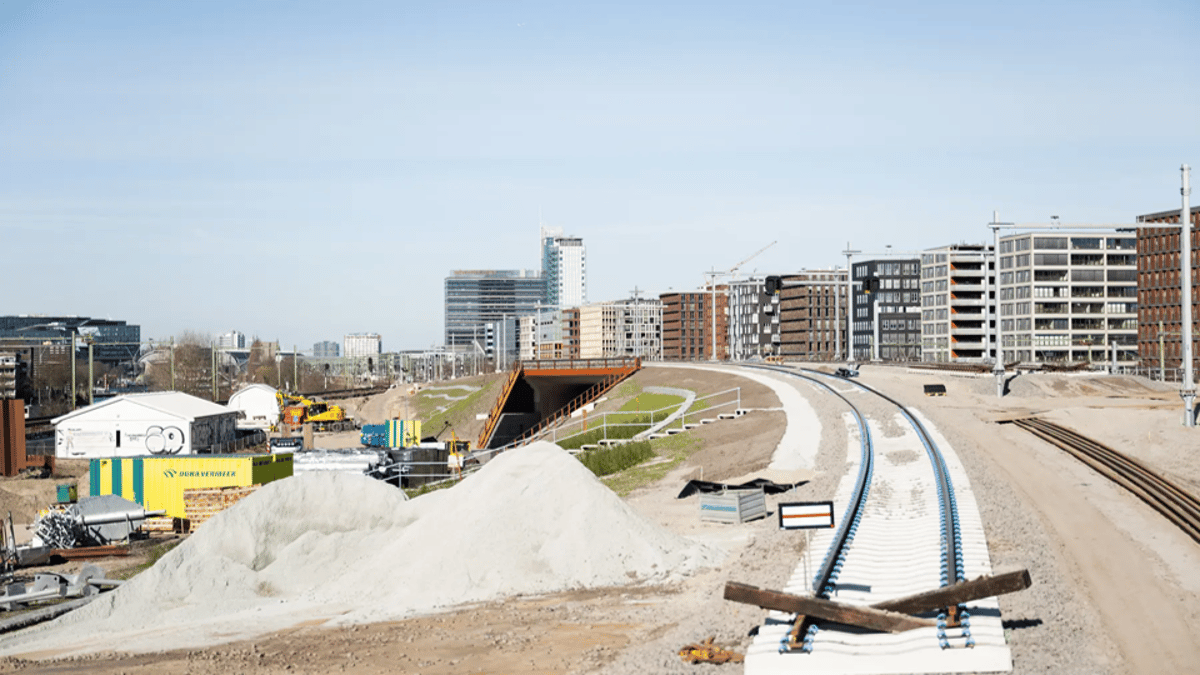 Netherlands’ Solution to the Housing Crisis: Neighborhoods Along the Railroad Tracks