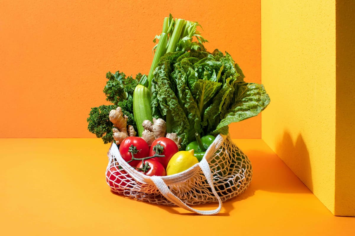 Want to Live Longer? Dietitians Say to Add More of This Leafy Green to Your Diet