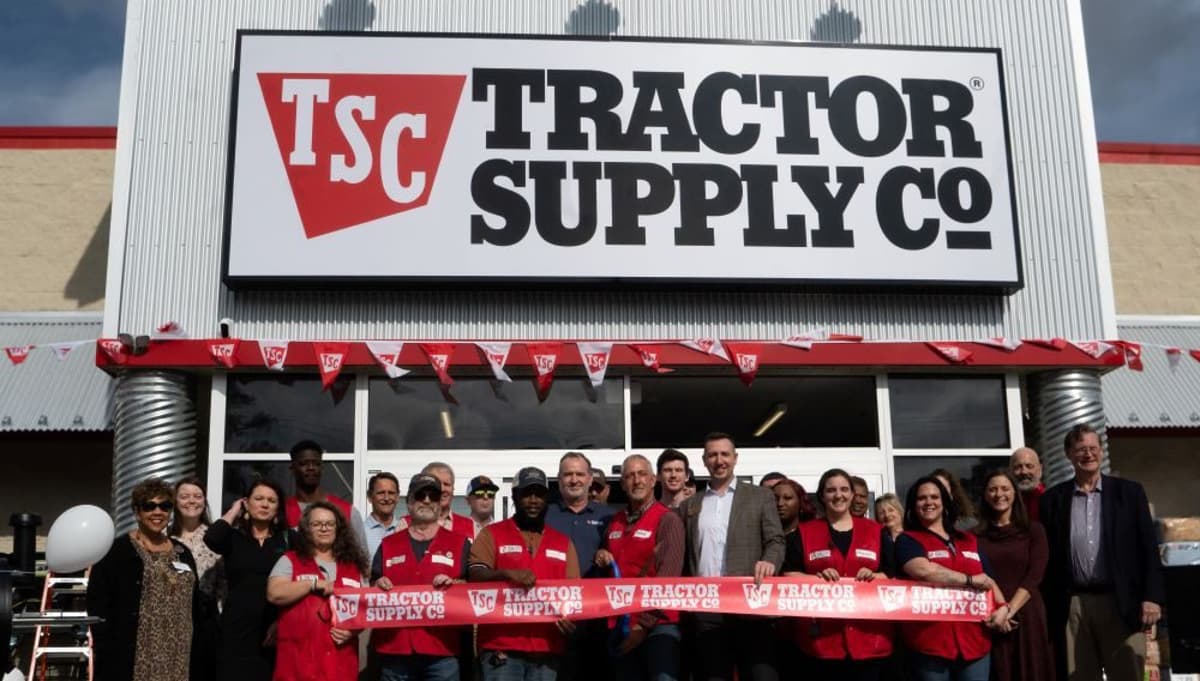 Tractor Supply, Planning 100 New Stores in 2026, Opens 2,400th Store in South Carolina