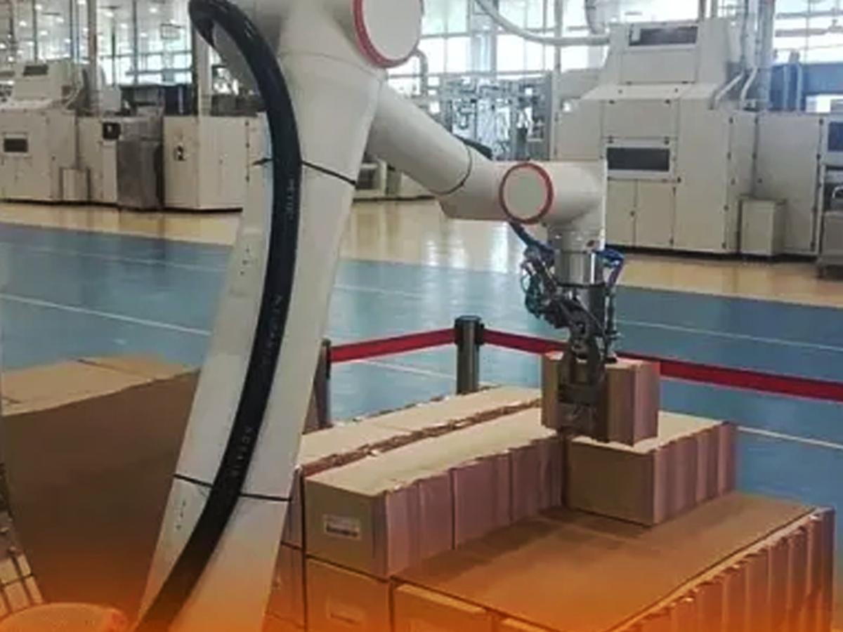 Automate 2026: Igus to Showcase New Machine Planner Tool and Palletizing Cobot