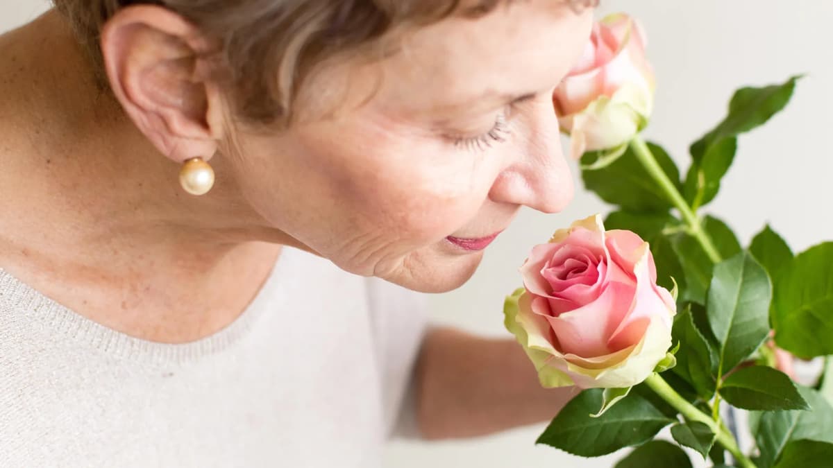 Your Nose Could Detect Alzheimer’s Years Before Symptoms Begin