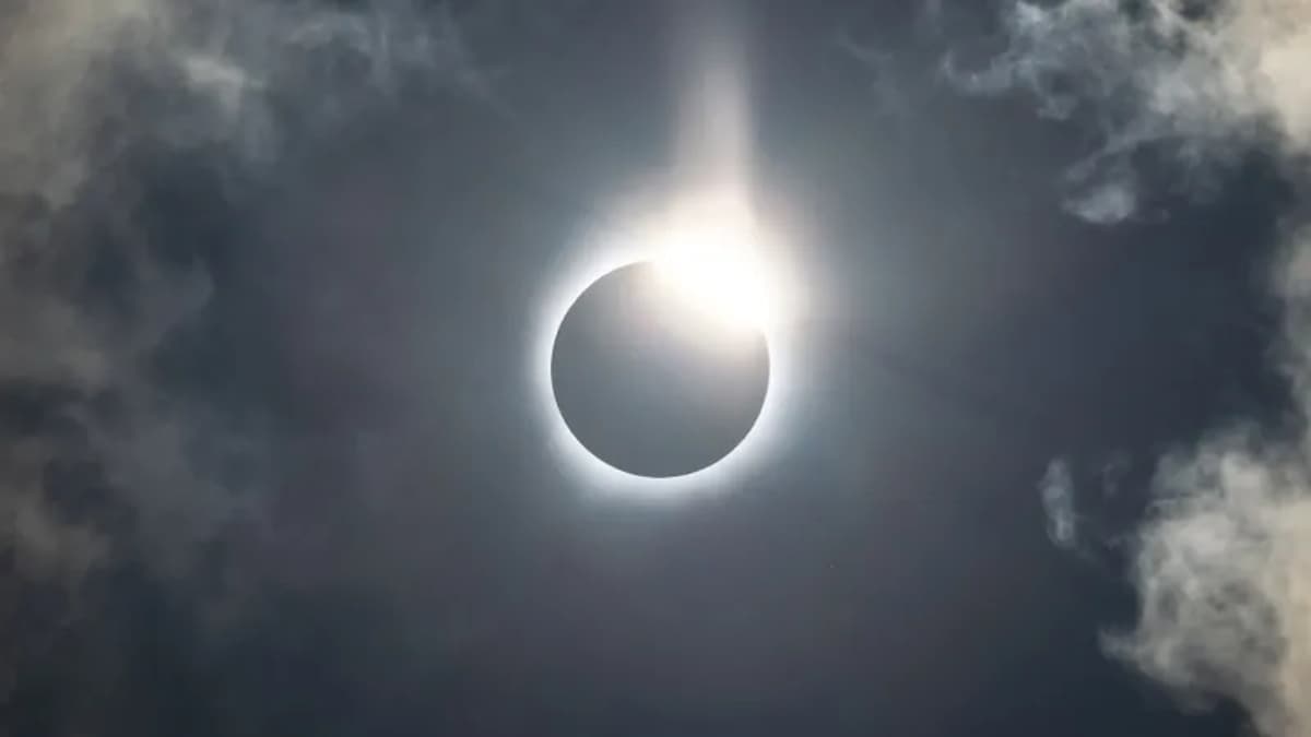 Seismic Data Captured the Sound of Awe During a Solar Eclipse