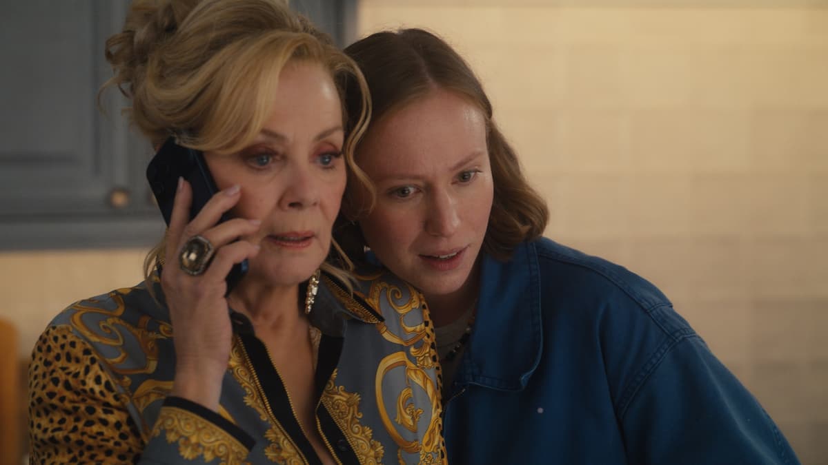 Hacks Star Hannah Einbinder Did Not Hold Back About AI (And It's Hilarious)