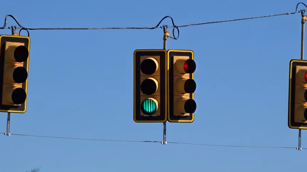 Ever Notice Some Traffic Lights Have Lines On Them? Here's What They're For