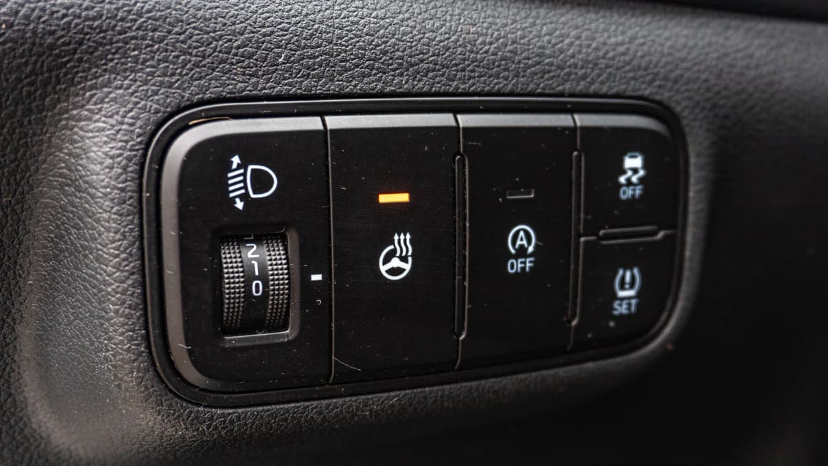 Most Heated Steering Wheels Have A Strange Quirk That Annoys Some Drivers