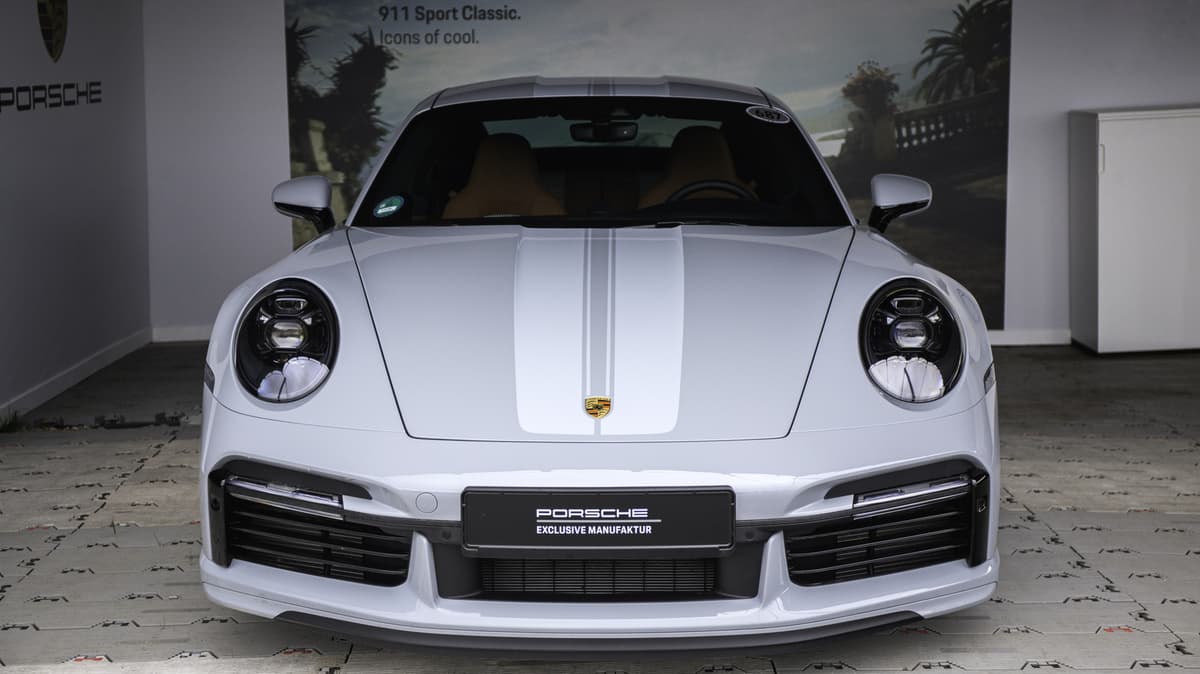 New Porsche Patent Reveals Racing Stripes When You Switch Into Sport Mode