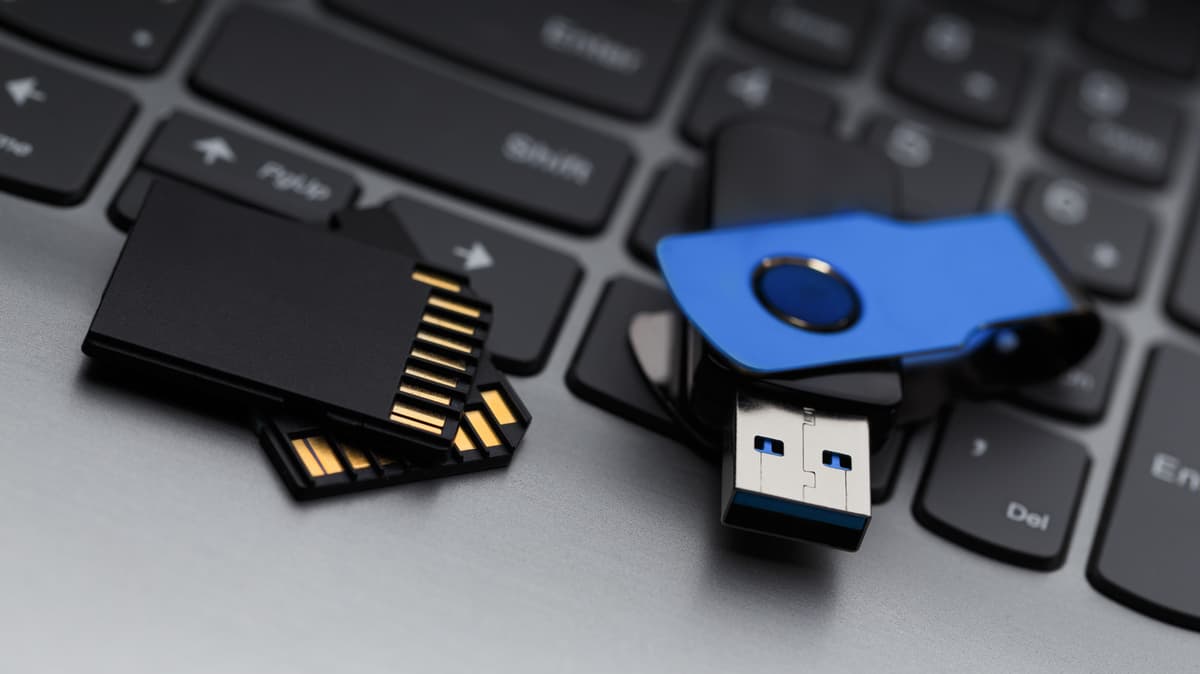 What's The Average Lifespan Of USB Drives & SD Memory Cards?