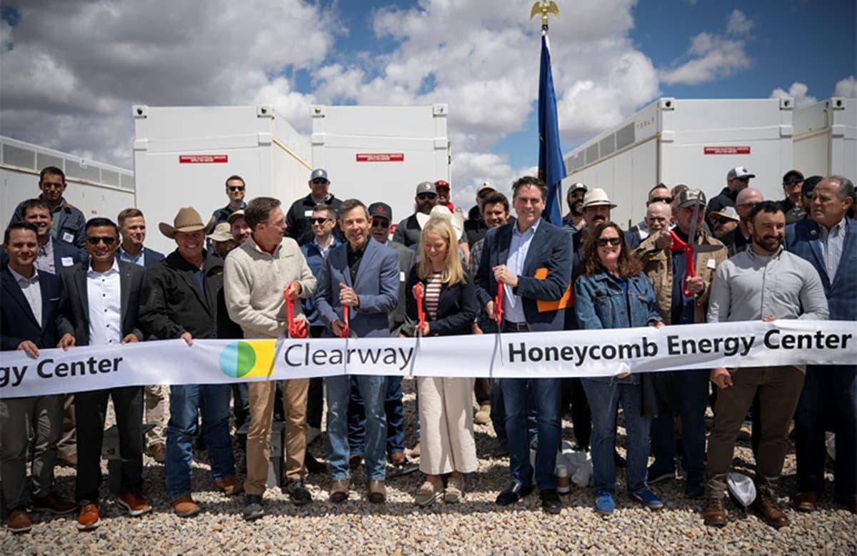 Clearway Energy Completes 320-MW Storage Project Complementing Existing Solar Arrays