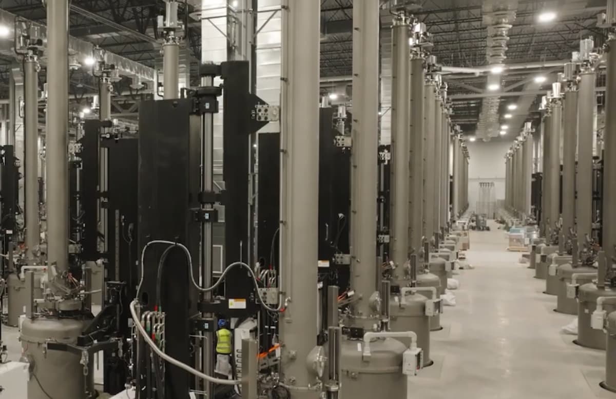 What Does Corning’s $3 Billion 2030 Solar Target Mean for the PV Industry?