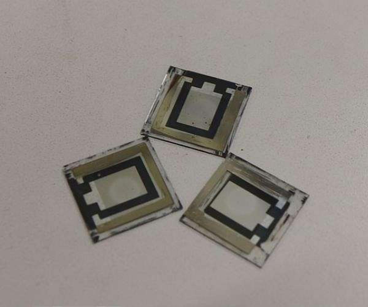 Chiba Team Models Energy Alignment for Perovskite Solar Cells