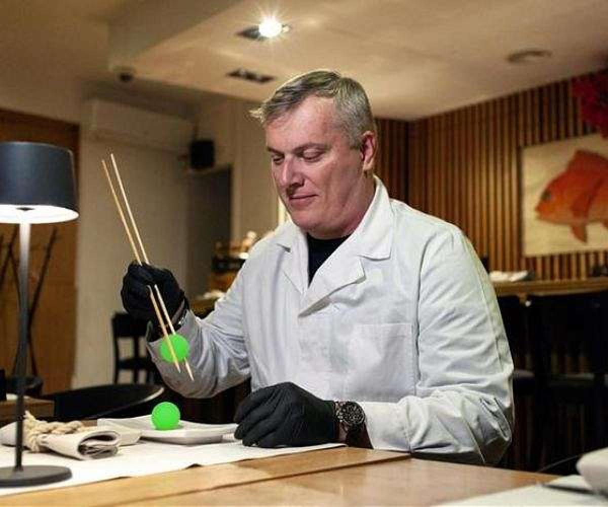 Carbon Fibers Bend and Straighten Under Electric Control