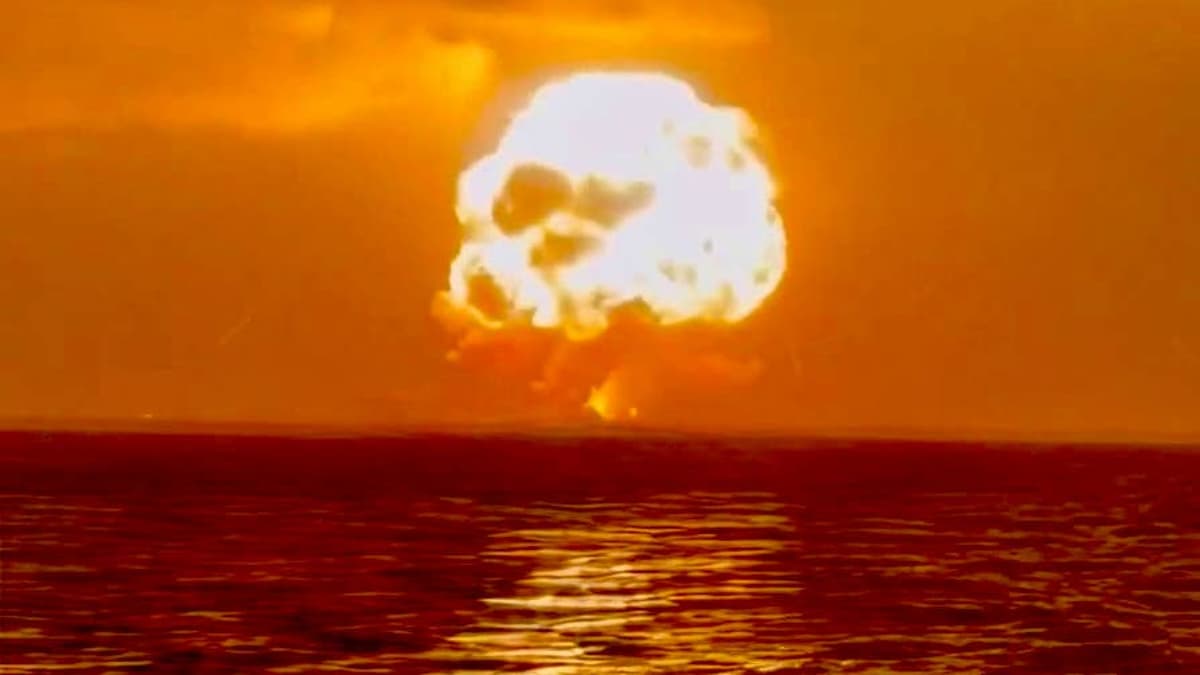 Jeff Bezos’ Blue Origin Rocket Erupts in Nuclear-Scale Fireball Off Florida Coast (Video)