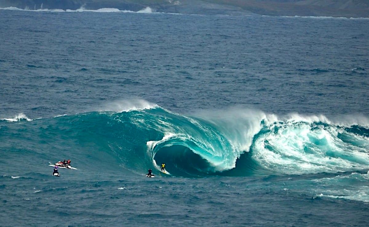 25-Foot ‘Pure Evil’ Slab at The Right Mauls WA Chargers (Video)