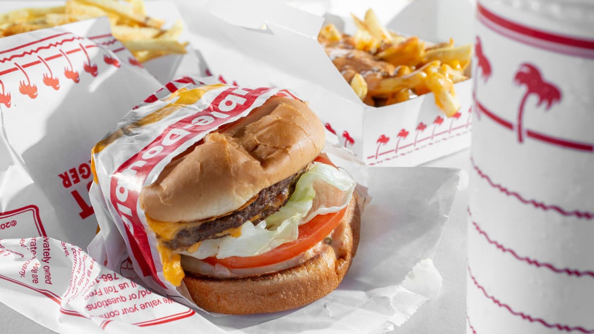 This Southern California Burger Chain Once Rivaled In-N-Out — Fans Say It's Gone Downhill