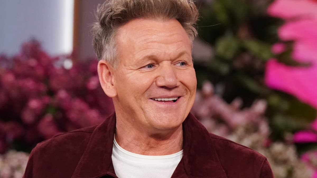 Gordon Ramsay's Go-To Cut For Perfectly Baked Salmon