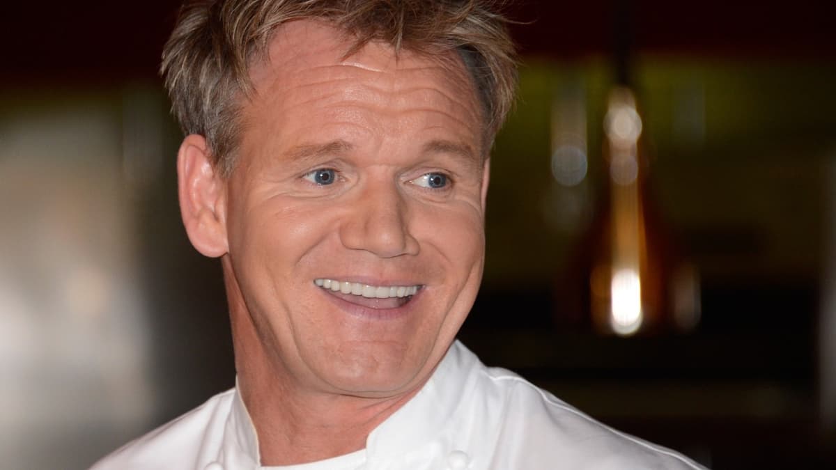 The Slicing Mistake That Robs Grilled Meat Of Flavor, According To Gordon Ramsay