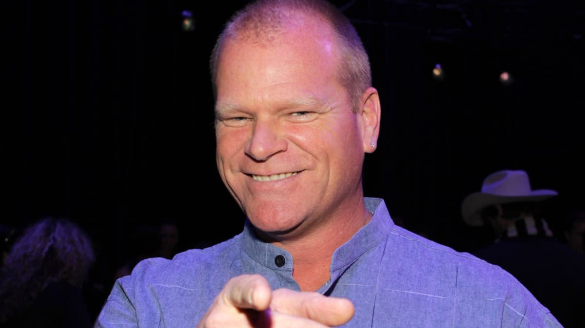 Before Replacing Kitchen Cabinets, Mike Holmes Wants You To Consider One Question