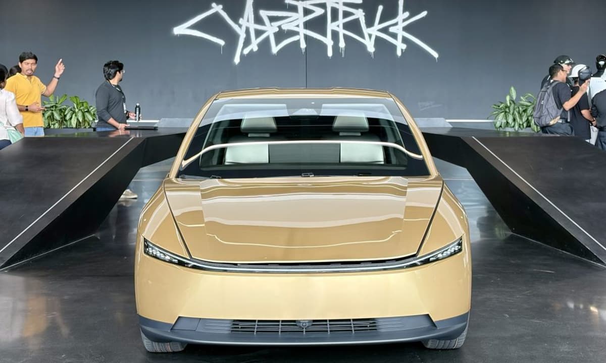 Tesla Cybercab Gets Crazy Change as Mass Production Begins