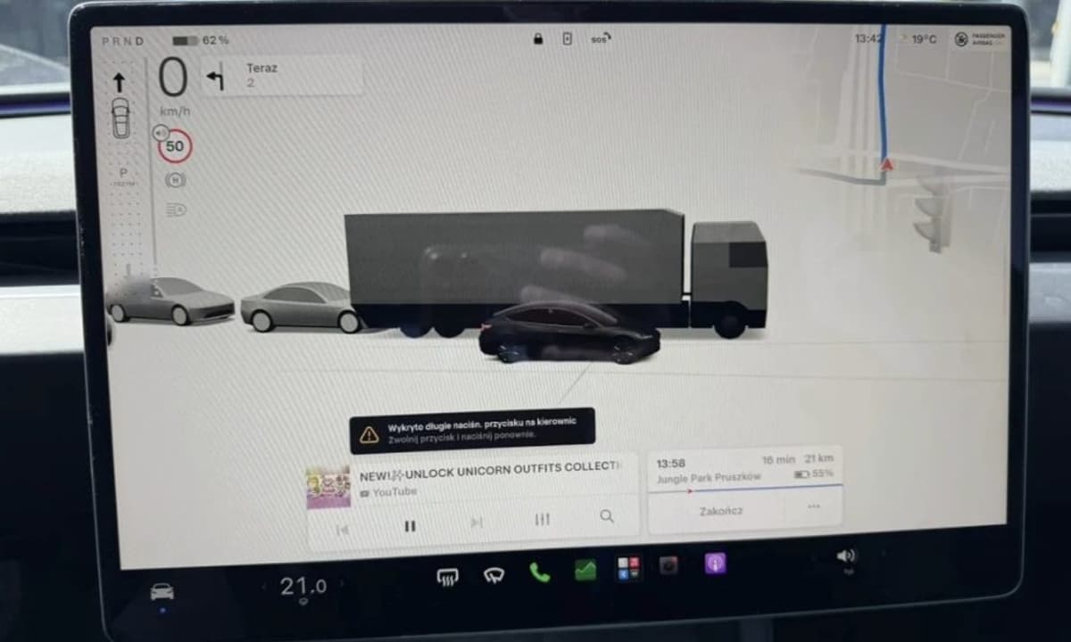 Tesla Begins Factoring International Designs in Full Self-Driving Visualization