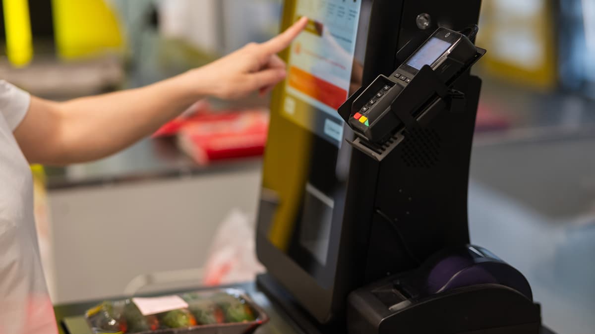 9 Mistakes To Avoid In The Grocery Self-Checkout