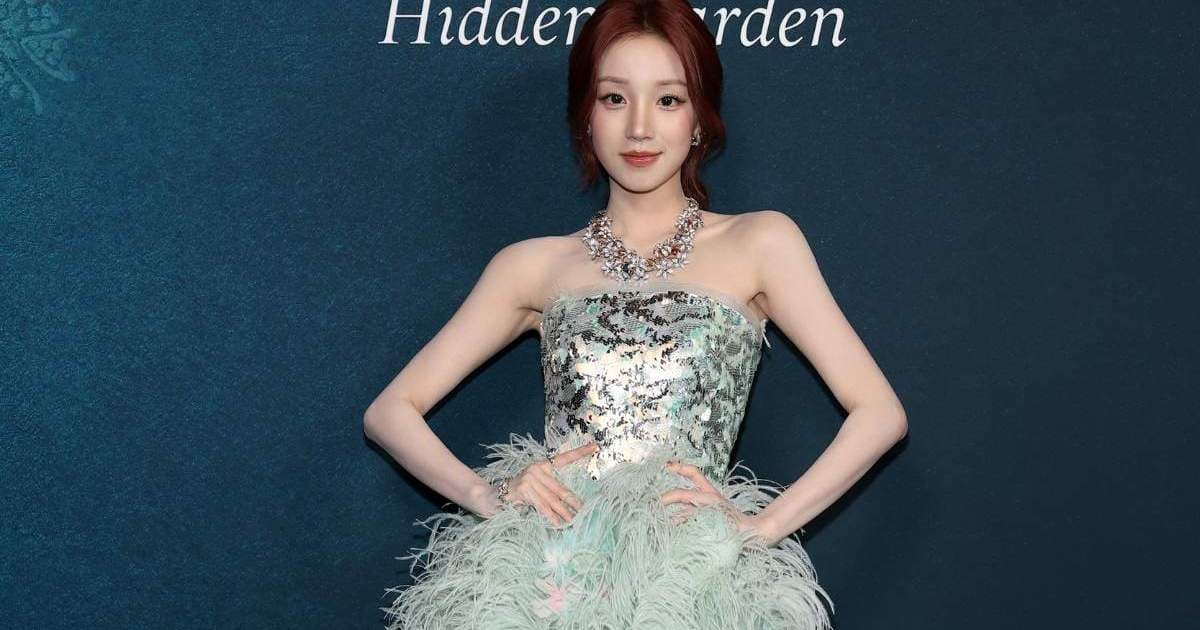 Yuqi’s Strapless Sequined Gown Radiates Elegance at Tiffany & Co. Event