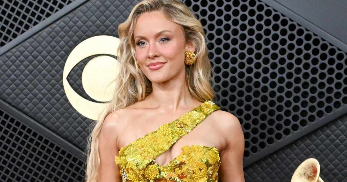 Zara Larsson’s Roberto Cavalli Fringe Pants Are Literally All Strings