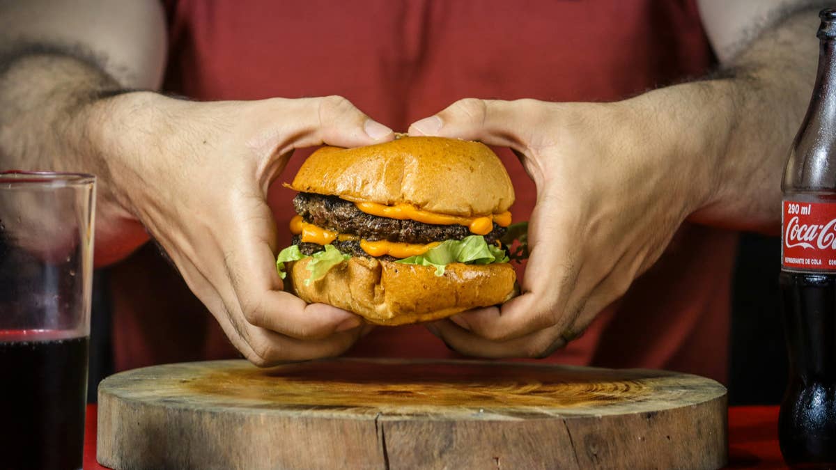 Popular Fast-Casual Chain Cuts Jobs Amid Store Closures