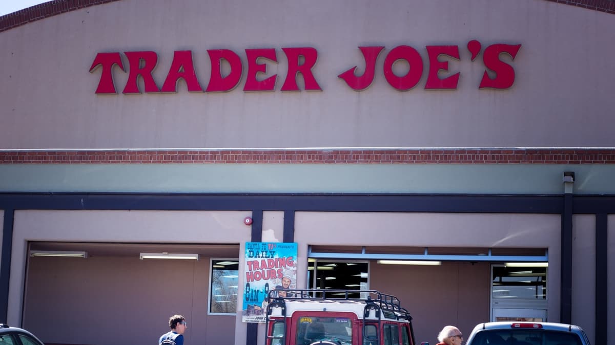 The Worst Trader Joe's Locations To Shop At According To Customers