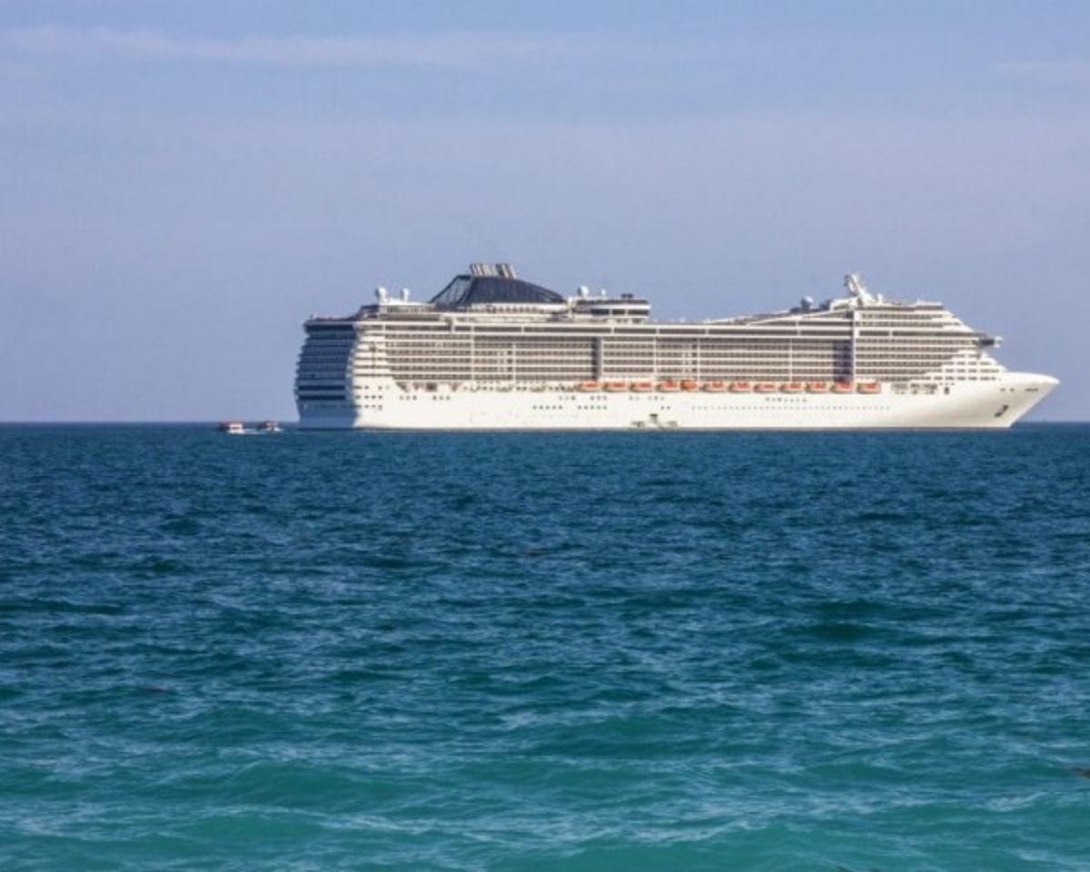 CRUISE OPERATORS SUFFER: 17,000 FLOATING BEDS STRANDED IN THE PERSIAN GULF