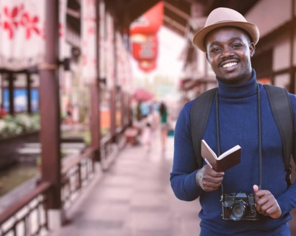 JAPAN'S TRAVEL SECTOR BOOSTS THE ECONOMY