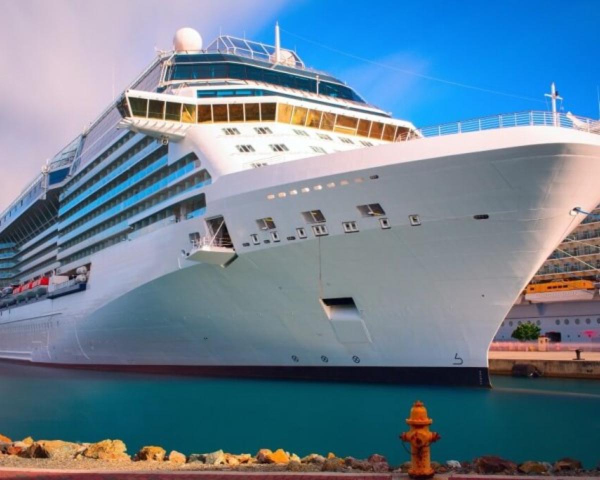 THE K-SHAPED MARITIME ECONOMY: ULTRA-LUXURY YACHT SUB-BRANDS VS. MEGASHIP ECONOMICS