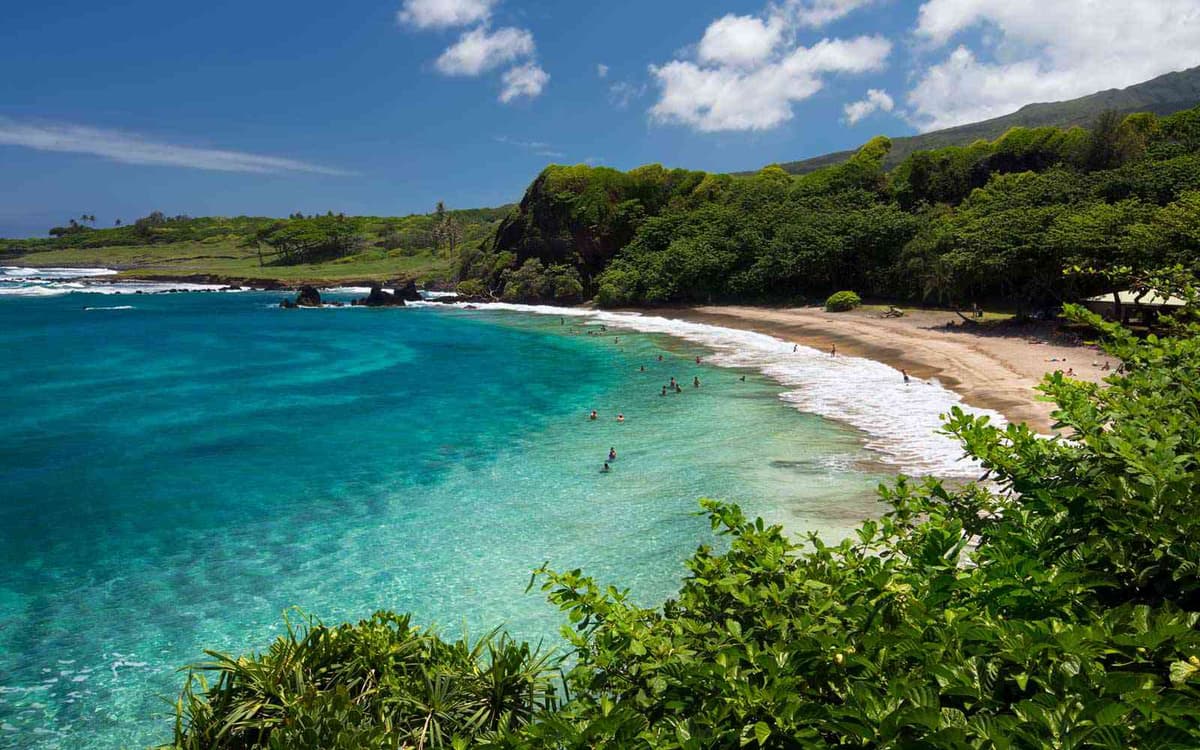 20 Best Beaches on Maui for Sunbathing, Snorkeling, and Stunning Coastline Views