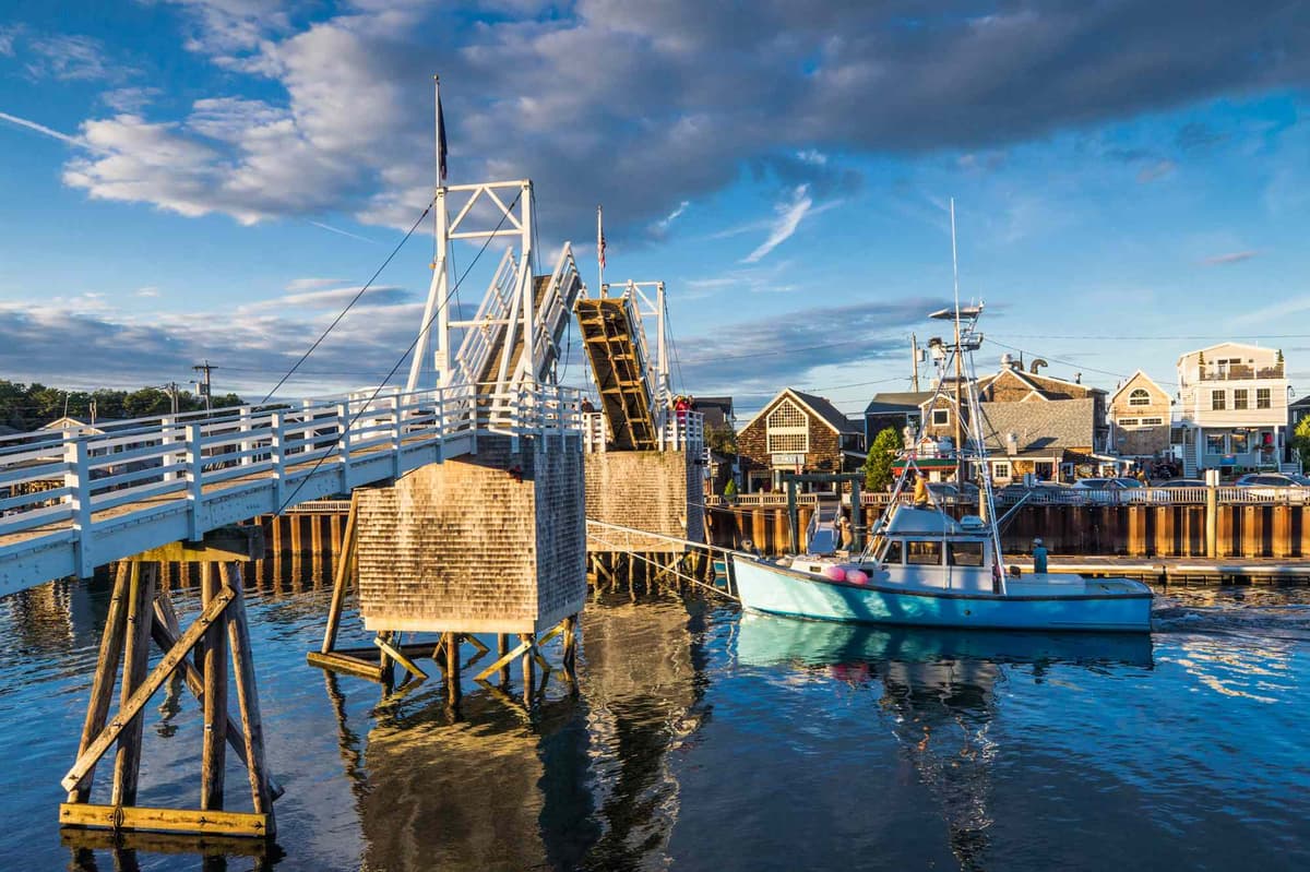 This Charming Maine Town Is the Quintessential New England Summer Getaway, With Beautiful Beaches and Waterfront Lobster Spots