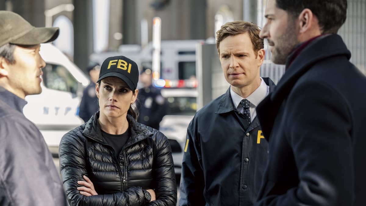 CIA Recap: FBI's Maggie And Isobel Help Track A Bomb Suspect In High-Stakes Crossover Case